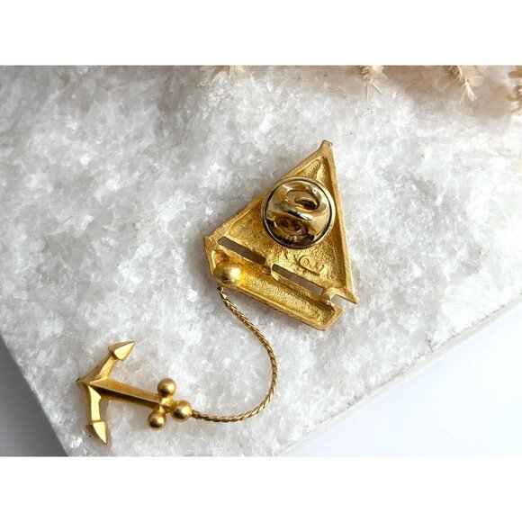 Matte Textured Sailboat & Anchor Gold Toned Vintage Costume Jewelry Brooch - Picture 4 of 9